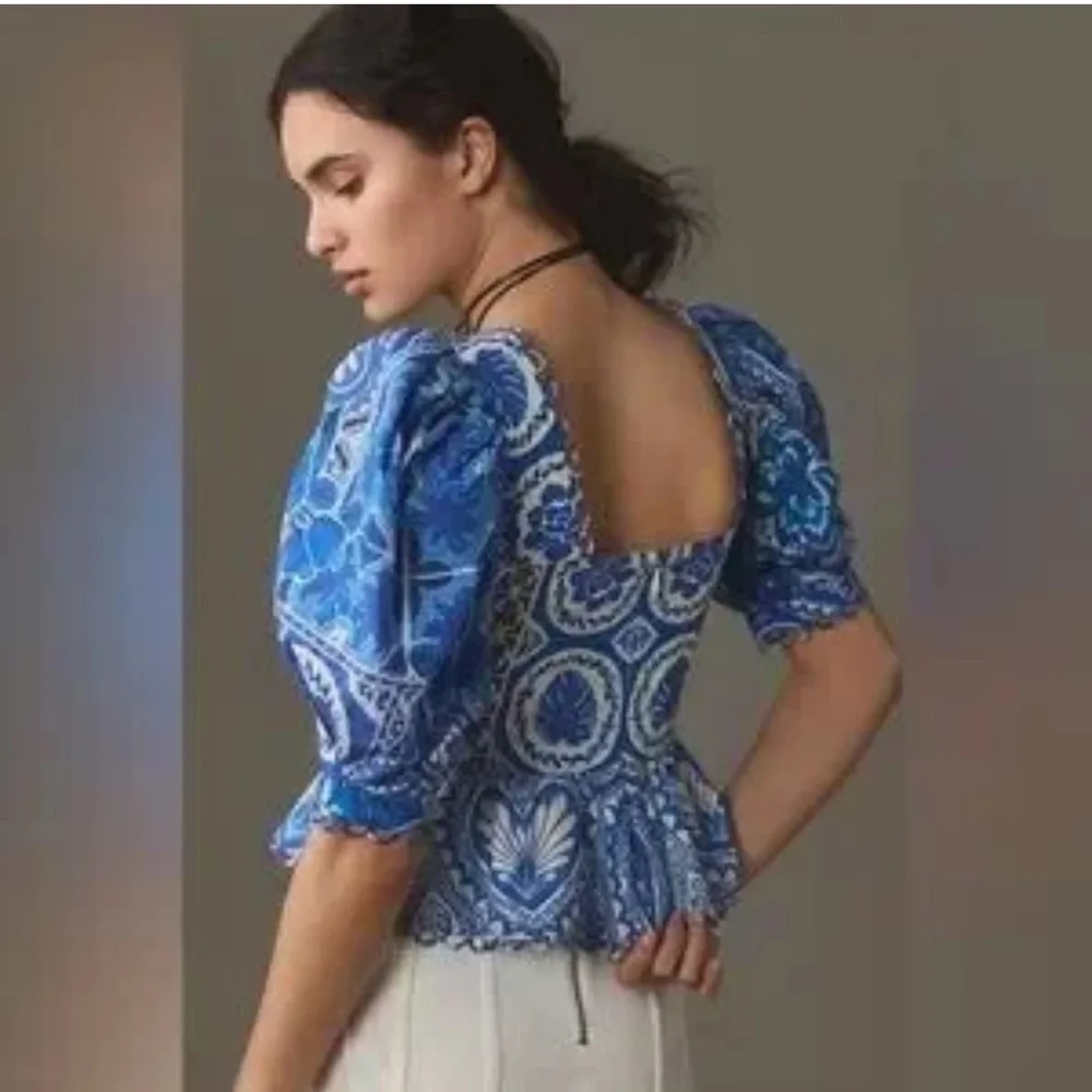 Farm Rio NWT SZ Large the Rio Tile Dream blue and white peplum puffed sleeve top